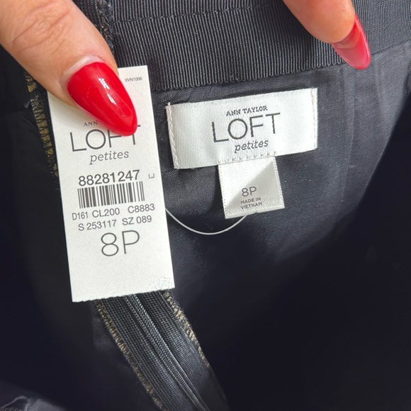 Loft Skirt - Picture 2 of 3